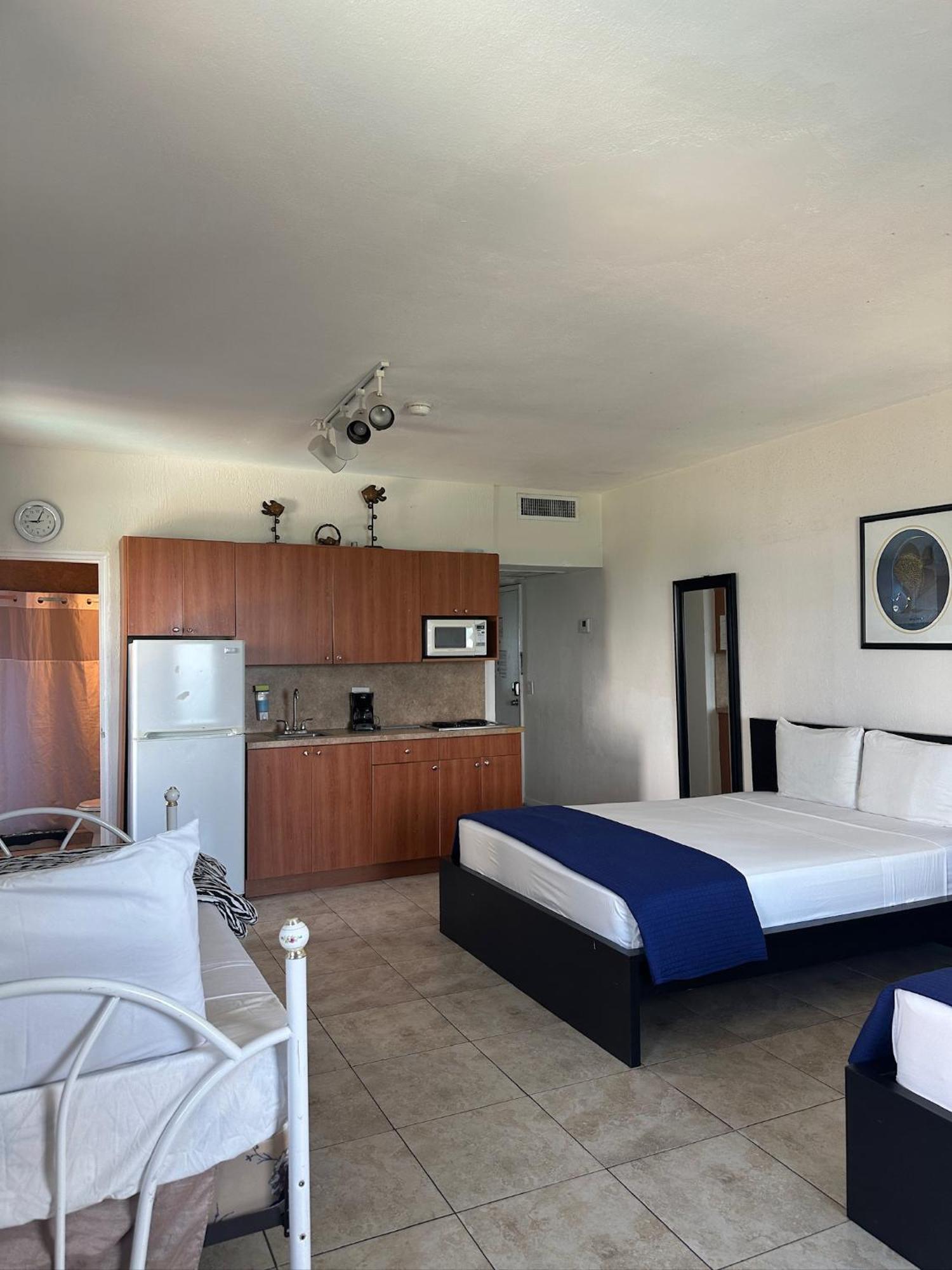 Casablanca On The Beach Miami Beach Room photo