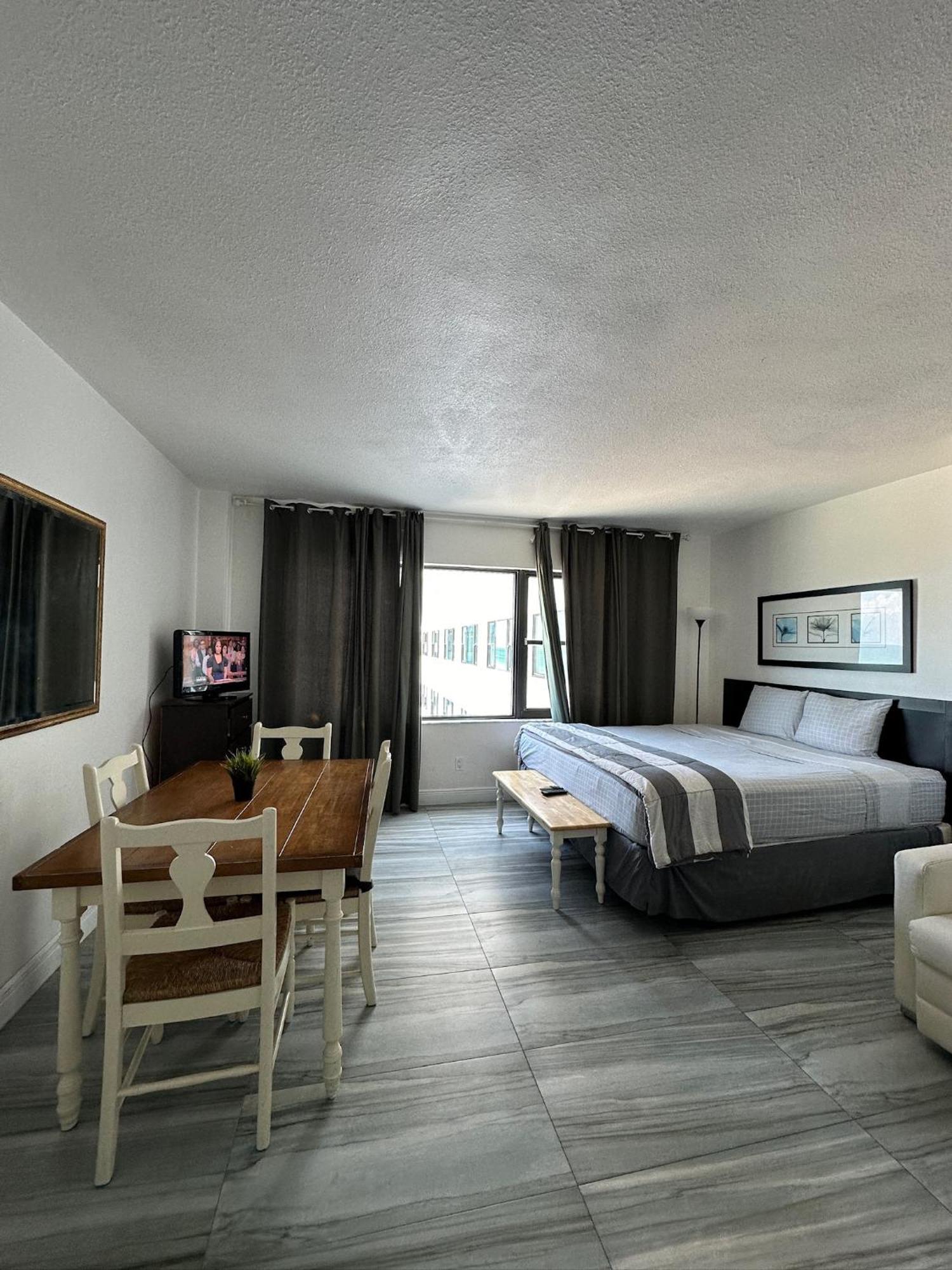Casablanca On The Beach Miami Beach Room photo